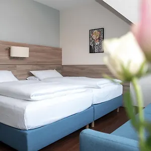 Hotel Kastanienhof, Erding